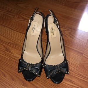 Valentino black spike bow tie heels size 39